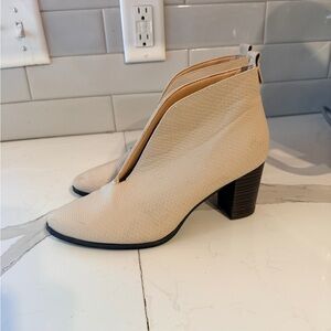 Journee Collection Cream Heeled Boots
